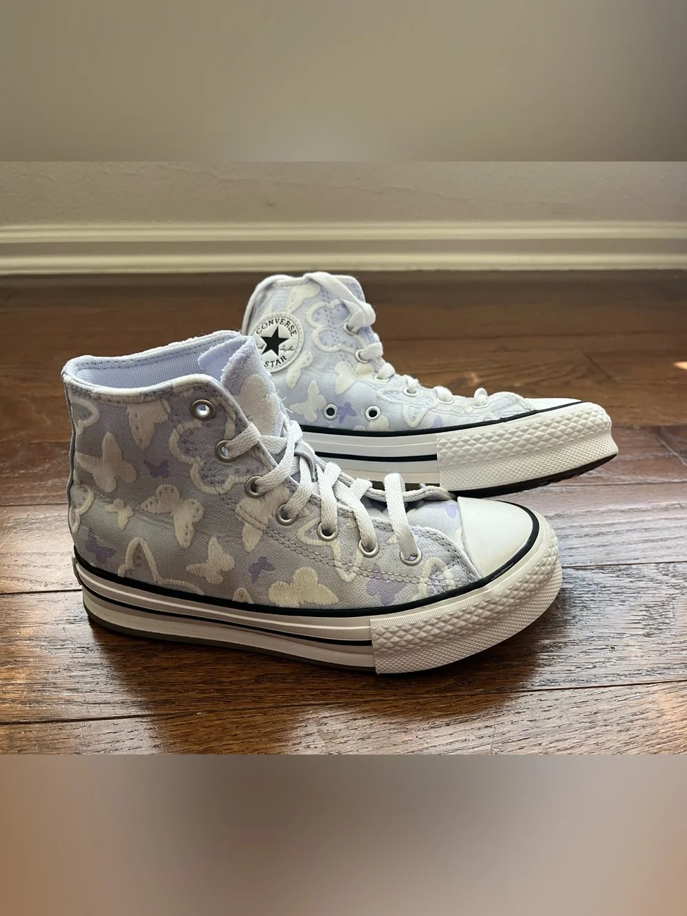 Converse Kids High Top Sneakers in Light Purple and White Butterfly Print